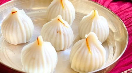 Ukadiche-Modak-Piping-Pot-Curry